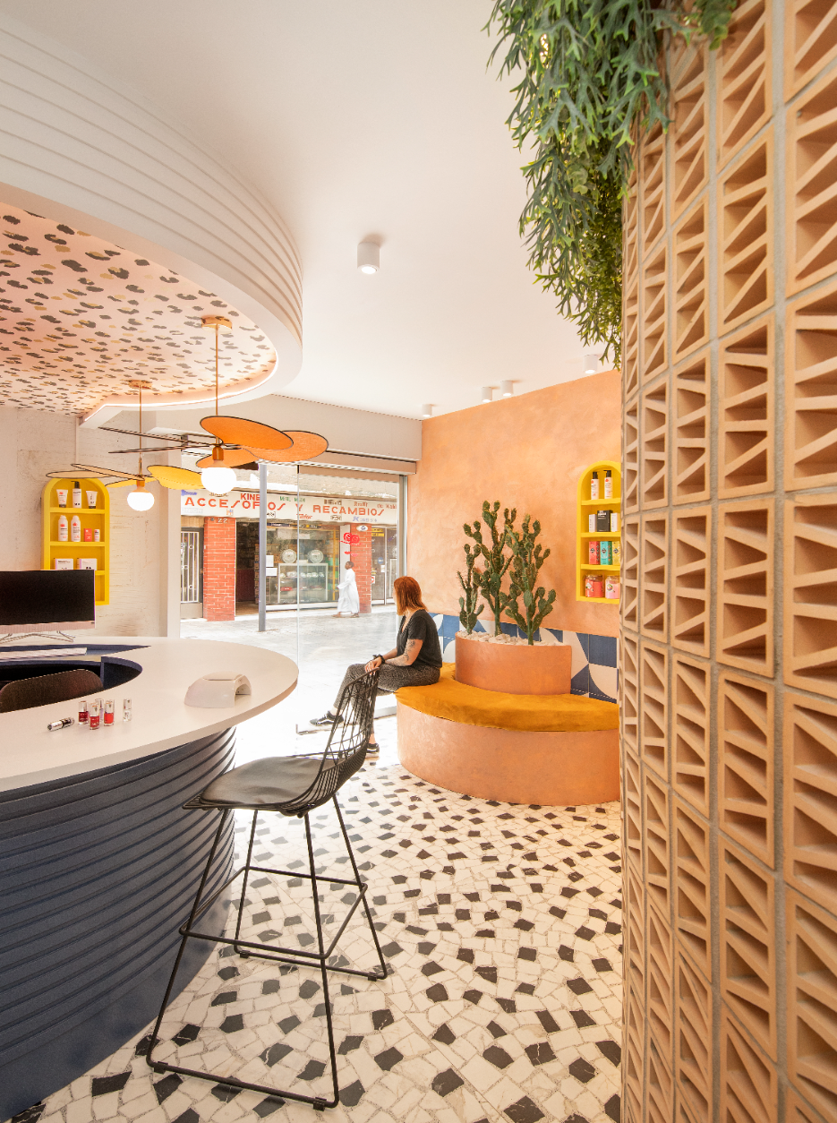 Beauty Studio La Chica de las Cejas Rubí — reforma centro estética avanzada interiorismo comercial