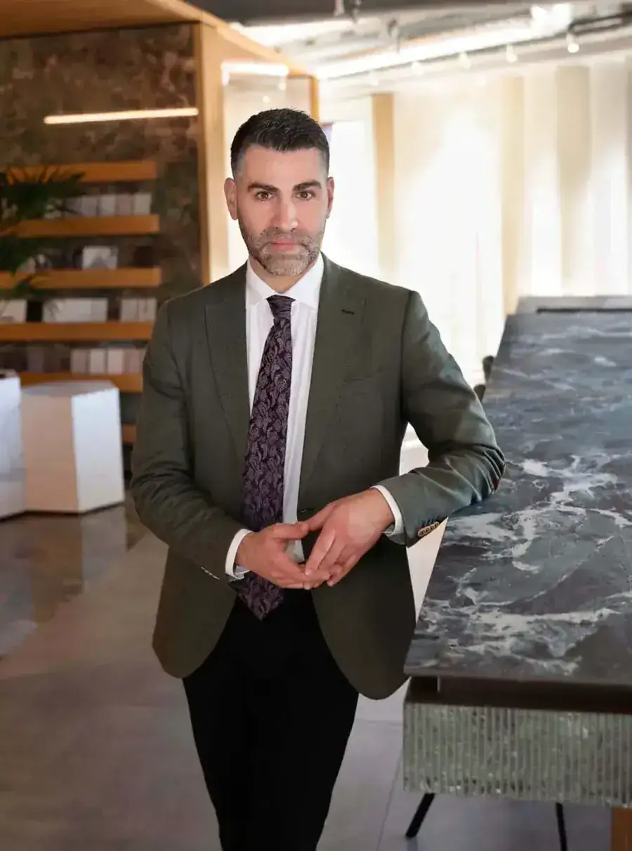 Raúl Morlans, Arquitecto Técnico e Interiorista