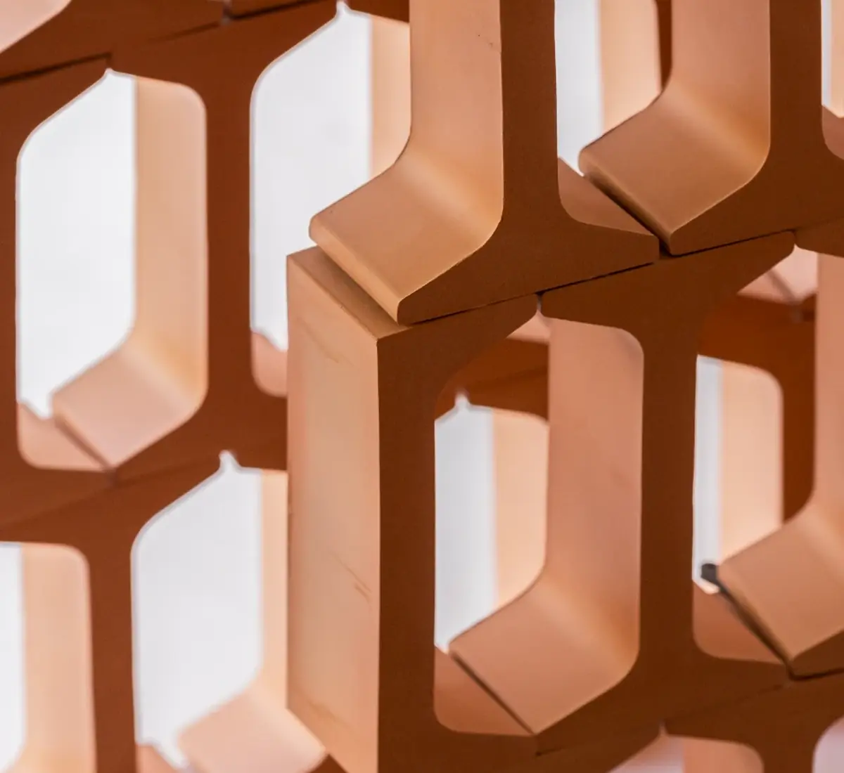 Detalle de celosía cerámica en el estudio Cocoon'ink, Barcelona