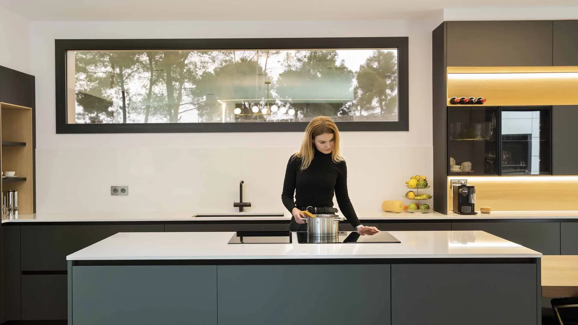 Cocina de una casa unifamiliar reformada en Sant Quirze